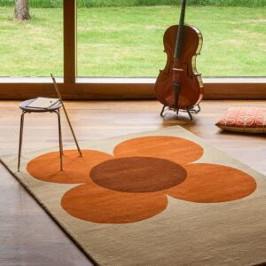 Flower placement retro gulvteppe i beige med orange blomst