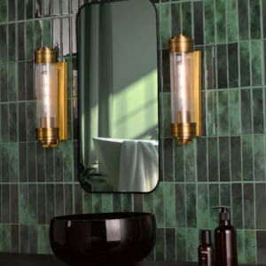 Tommaso, baderomslampe i antikk bronse og ribbet glass (IP44