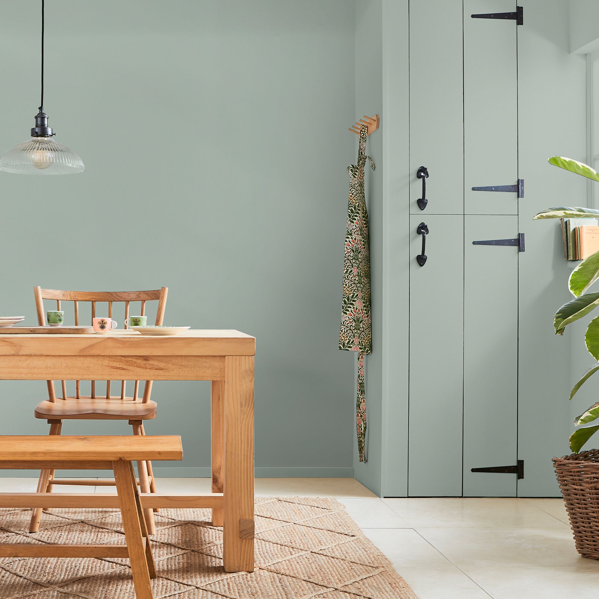 Ocean Edge, lys duck egg grønn maling fra William Morris At Home