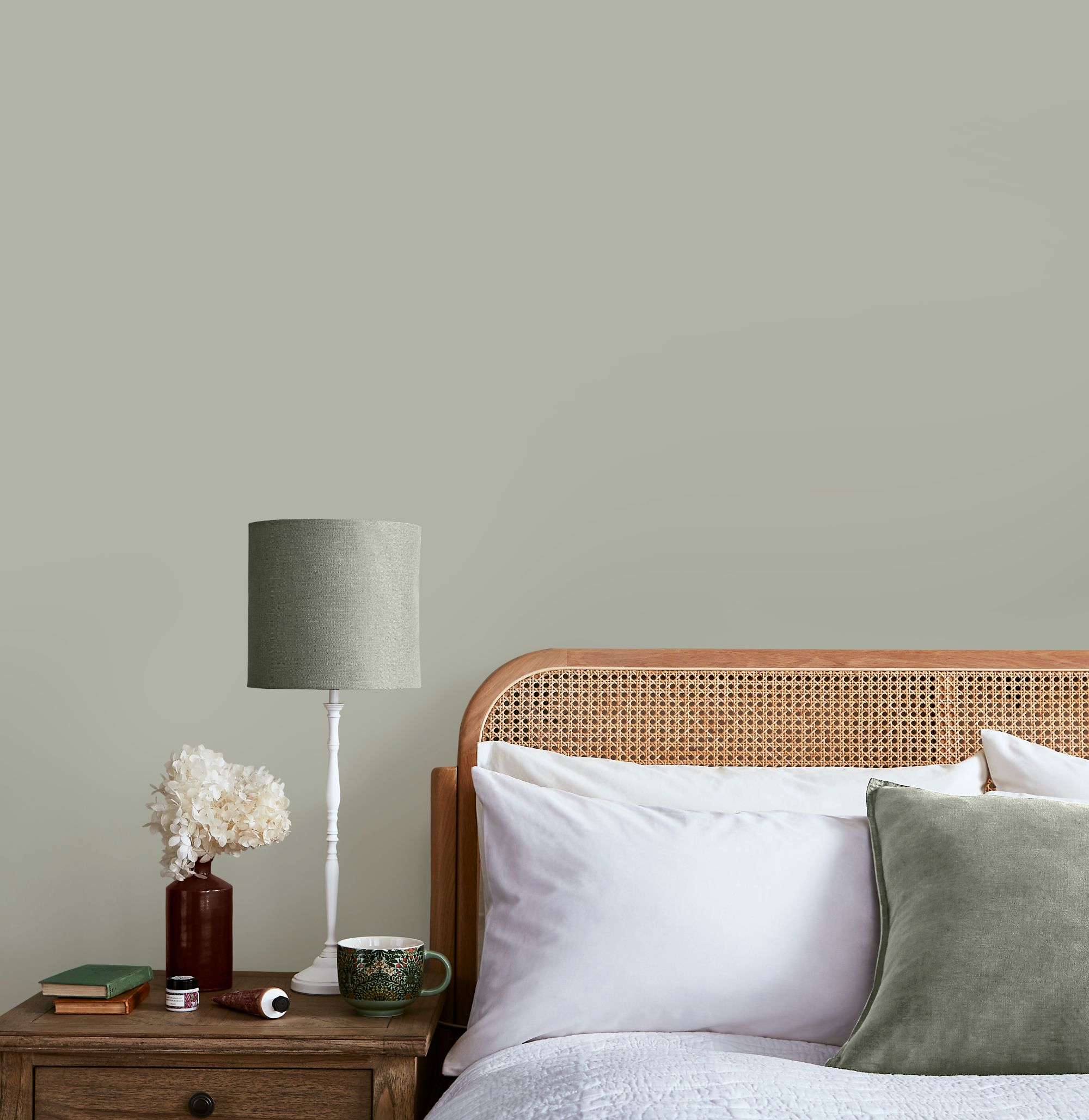 Crumbled Sage, klassisk salviegrønn maling med hint av grått fra William Morris At Home