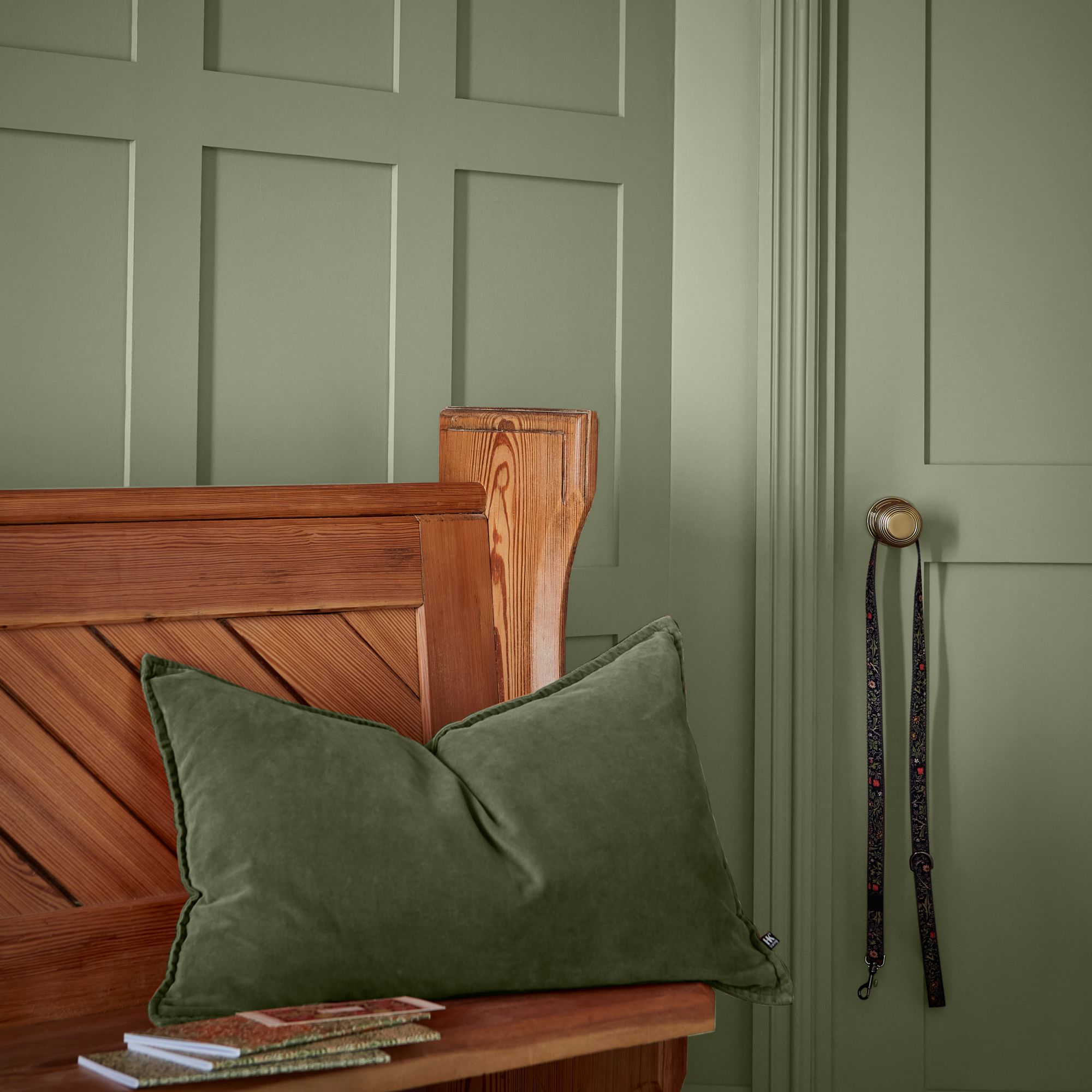 Crafter`s Clay mellomtoner jadegrønn maling fra William Morris At Home