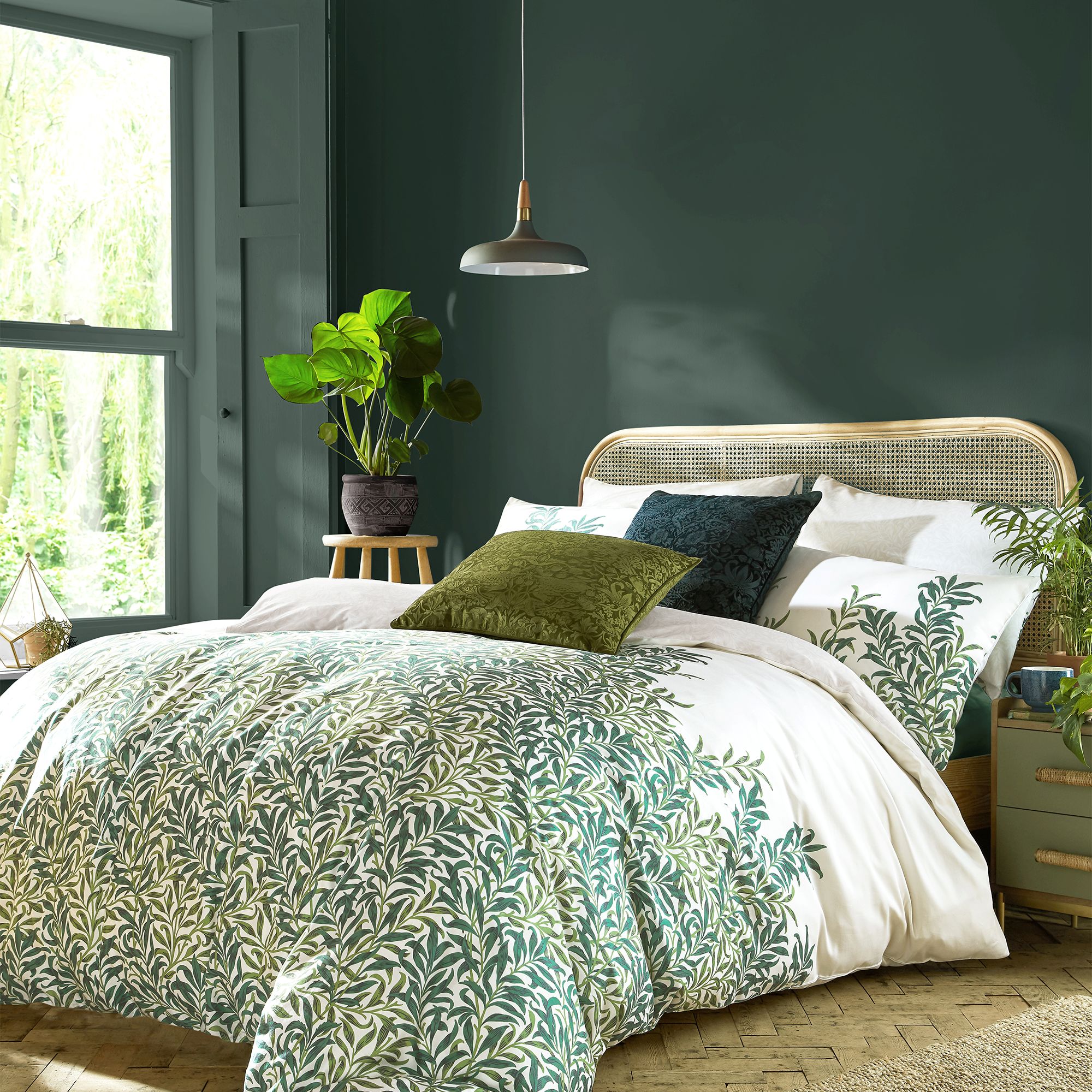 Forest Tapestry smaragdgrønn maling fra William Morris At Home