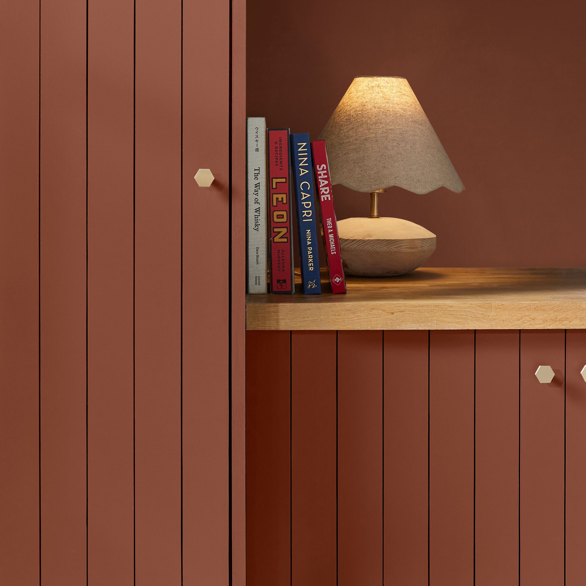 Pressed Brick, rustrød maling med brun undertone fra Morris At Home