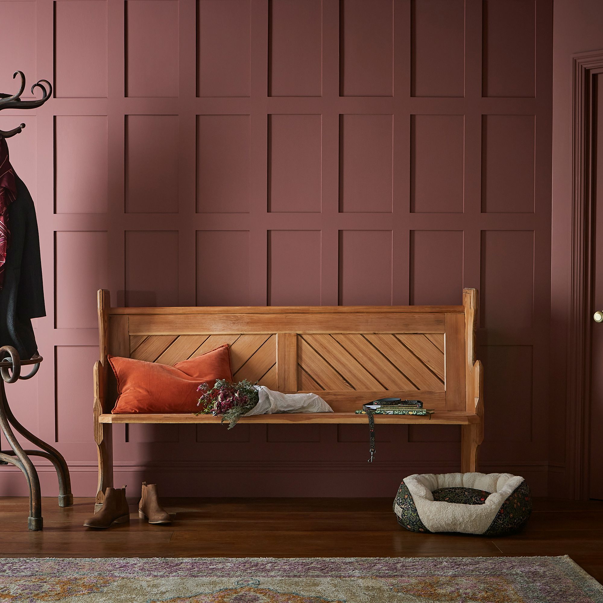 Autumn Ray, burgunderrøde maling fra Morris At Home