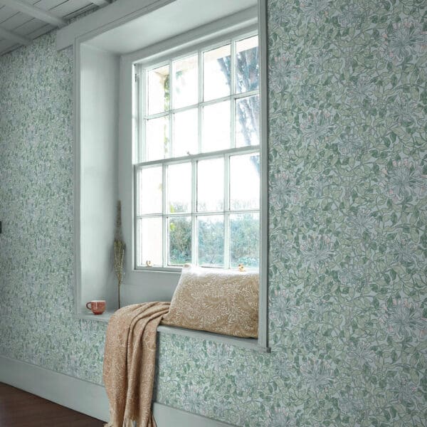 William Morris At Home, Honeysuckle Breeze,  blomstrete tapet i duck egg